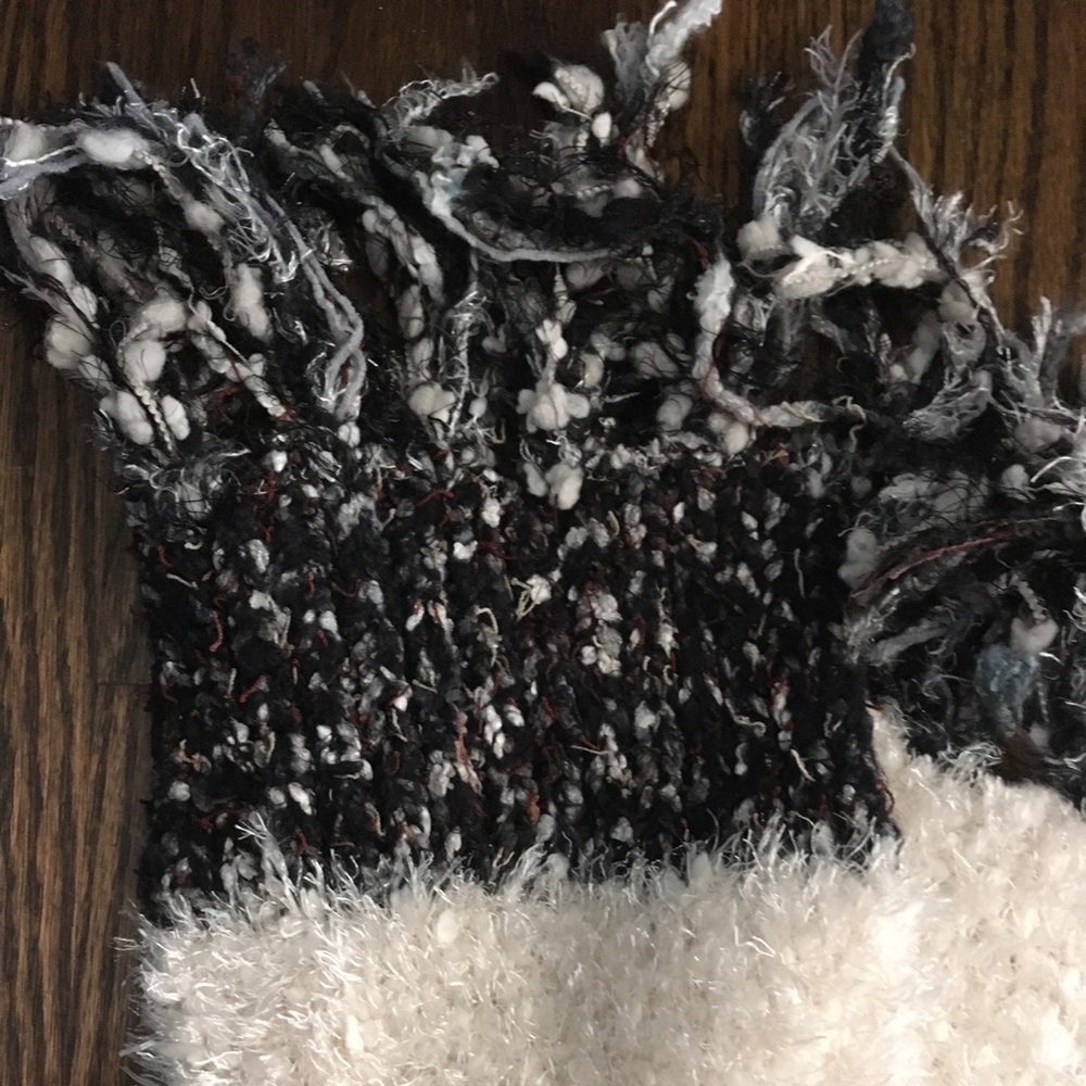 Scarf - Picture 2 of 5